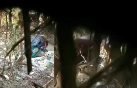 ခြံထဲမှာလားလိုးတဲ့အတွဲ ချောင်းရိုက်အောကား