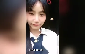 မြန်မာကျောင်းသူလေး စဖုတ်ပြ