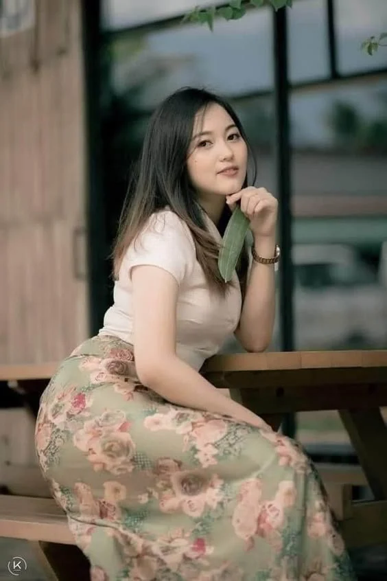 ကျနော်နှင့် သားဖွားဆရာမလေး