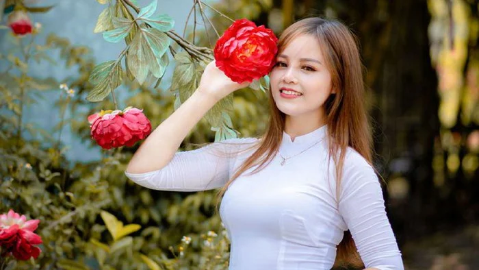 “ခြစ်” ရင်း “ချစ်”