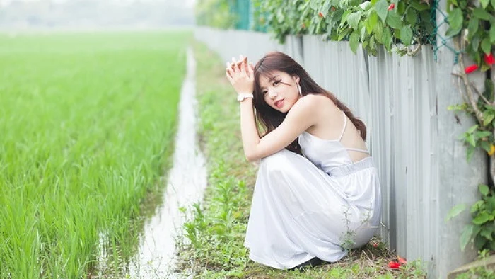 ထူးခတ်မရသော ဆန္ဒများနောက်