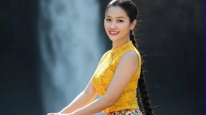 မောင်လေးနဲ့ အတူ