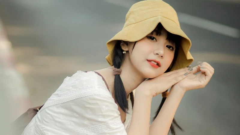 နယ်ကျွံတဲ့ အချစ်