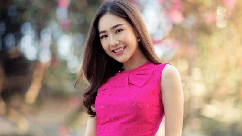 တခြား တစ်ယောက်ဆီမှာလား
