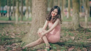 သူ့မယားကျနေတာပဲ