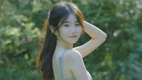 ဆန့်ငင်ဆန့်ငင်ဖြင့် သူမ၏ကိုယ်ပေါ်သို့ စိုက်ကျသွားလေတော့သည်