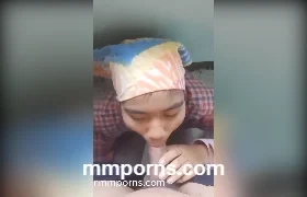 ရွာသူလေးကိုမှုတ်ခိုင်းပြီး ကွန်ဒုံးထဲကိုဂေါ်လီတွေထည့်လိုးအောကား